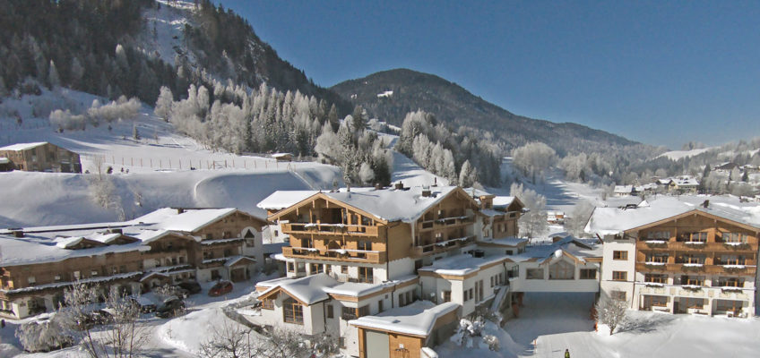 Das Naturhotel Forsthofgut in Leogang bietet die perfekte Balance aus Natur, Wellness und aktivem Wintersporterlebnis.