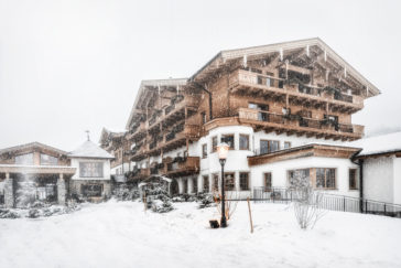 Das Naturhotel Forsthofgut in Leogang bietet die perfekte Balance aus Natur, Wellness und aktivem Wintersporterlebnis.