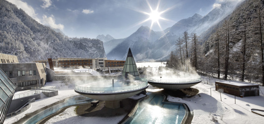 Der AQUA DOME im Ötztal - ein Thermen Resort mit futuristisch anmutender Wasser - und Saunawelt, SPA & Fitness, rundum erneuerter Kinderwelt und natürlich dem gemütlichen 4 Sterne Superior Hotel