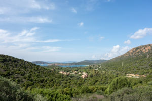 Anfahrt in die Bucht von Tuerredda - ein Paradies mit weißen Sandstränden und karibischen Flair.